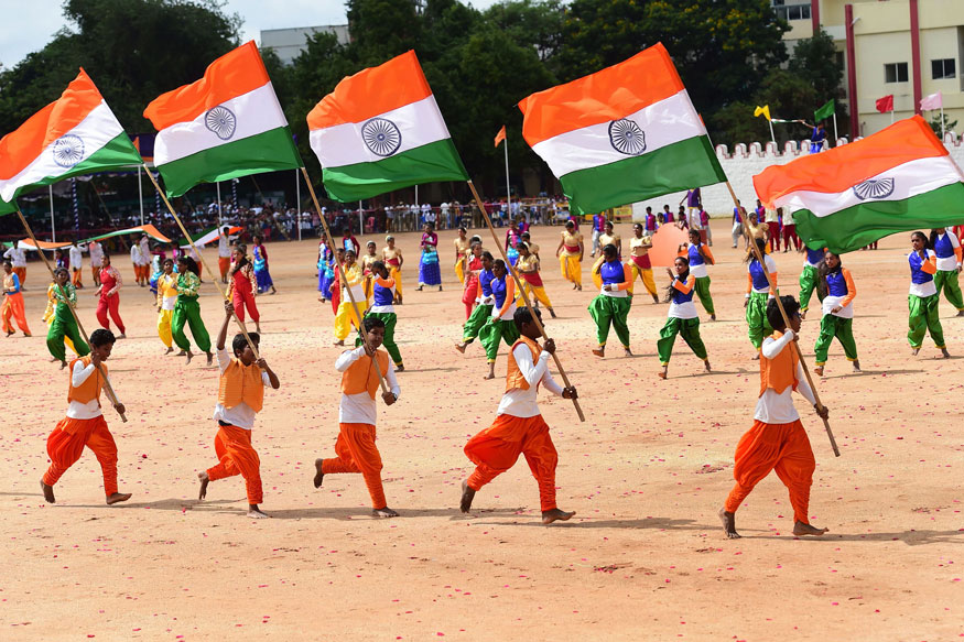 ಸ್ವಾತಂತ್ರ್ರ್ಯೋತ್ಸವ ಆಚರಿಸುವ  ಹೊತ್ತಿನಲ್ಲಿ.