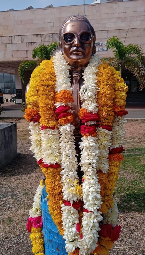 ಭಾರತ ಭಾಗ್ಯವಿಧಾತನಿಗೆ ನಮನ-ರಮೇಶ್.ಎಮ್. ಗೋನಾಲ್.