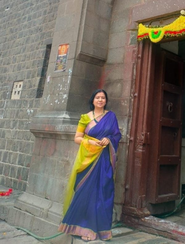 ʼನನ್ನವ್ವ ದೊಡ್ಡವ್ವʼಅಖಿಲ ಭಾರತಕನ್ನಡಸಾಹಿತ್ಯಸಮ್ಮೇಳನದಮೊದಲ ಮಹಿಳಾಅದ್ಯಕ್ಷರಾಗಿದ್ದ ಜಯದೇವಿ ತಾಯಿ ಲಿಗಾಡೆಯವರಮೊಮ್ಮಗಳು ಸವಿತಾದೇಶಮುಖ ತಮ್ಮ ಅಜ್ಜಿಯ ಜನ್ಮದಿನಕ್ಕೆ ಬರೆದಕವಿತೆ